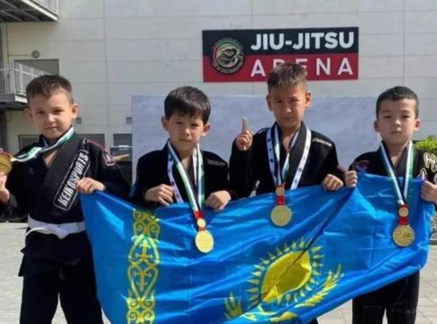 спортсмены, флаг Казахстана, спортсмены, чемпионы