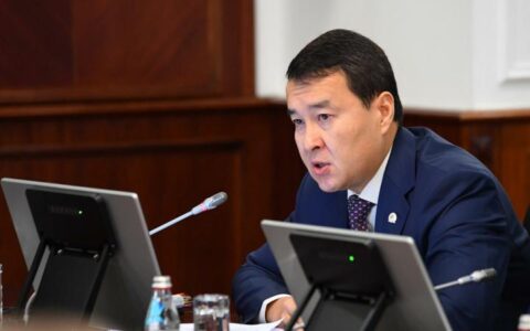 Алихан Смаилов