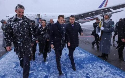 Макрон