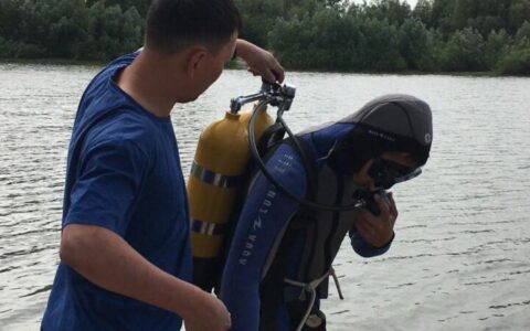 Водолазы