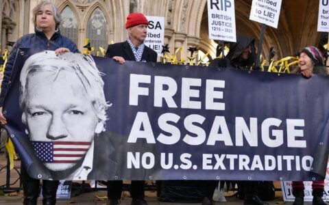 Основатель Wikileaks