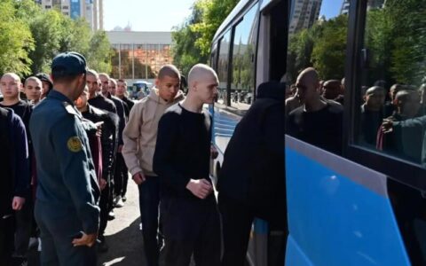 Казахстанские новобранцы осеннего призыва отправляются на места дислокации 8 Новобранцы отправляются на военную службу