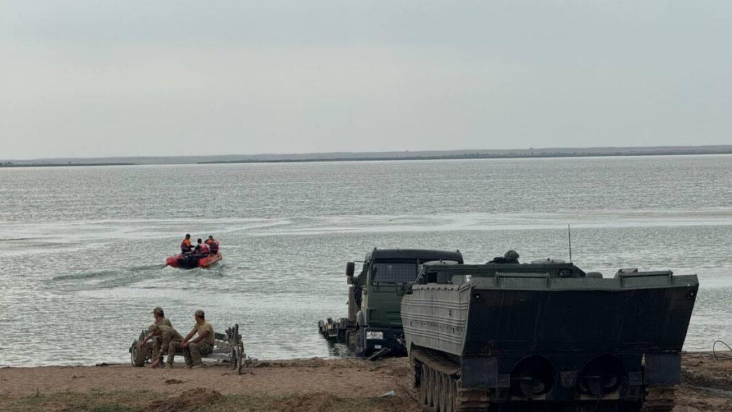 Поиски пропавшего вертолета на озере Сорбулак