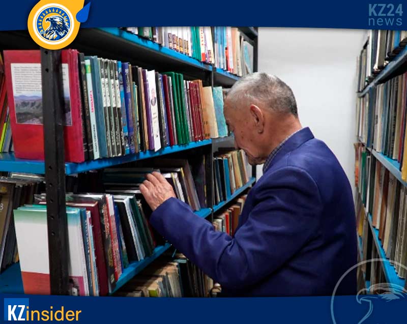 75-лет аксакал читает