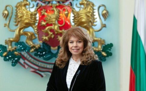 Бывший вице-президент Илиана Йотова стала исполняющей обязанности главы государства