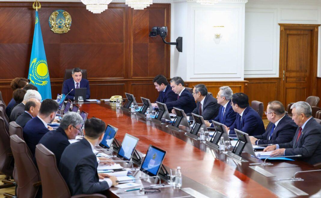 «Сильный Президент — влиятельный Парламент — подотчётное Правительство»