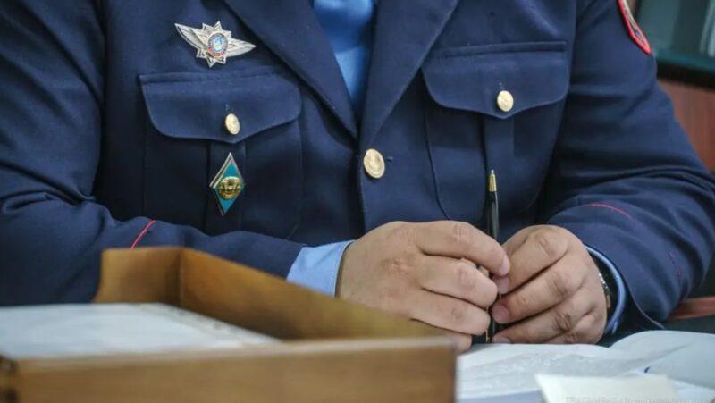 В Жамбылской области начался суд над бывшими полицейскими Жайдарбеком Куттыбаевым и Еркеном Абаевым, обвиняемыми в крупном мошенничестве и даче взятки.