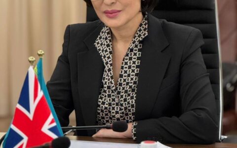 Акмарал Альназарова