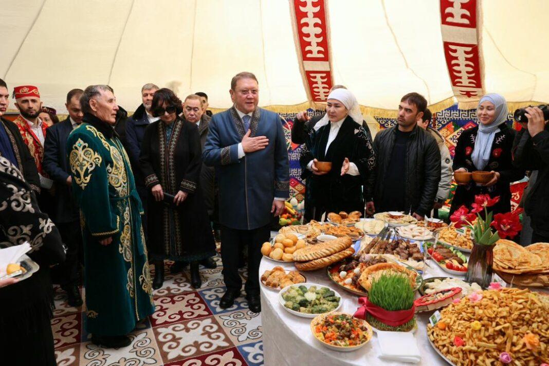 Кумар Аксакалов поздравил регион с праздников Наурыз