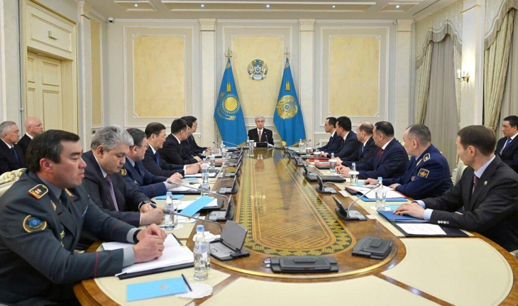Токаев собрал Совбез и обозначил новые угрозы для РК Токаев собрал Совбез и обозначил новые угрозы для РК