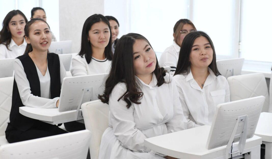 В Казахстане стартовала мартовская сессия Единого национального тестирования