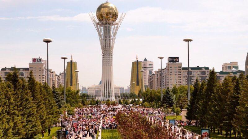 Панорама монумента Байтерек
