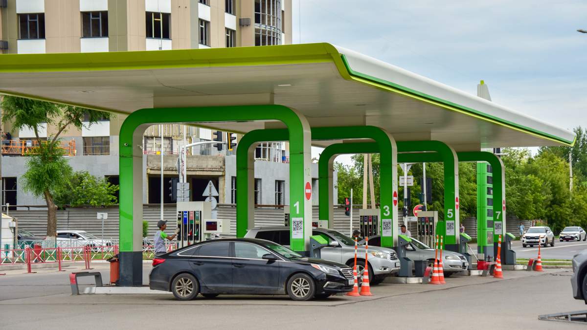 Казахстан готовит беспошлинный импорт топлива из Китая для стабилизации рынка 1 Заправка
