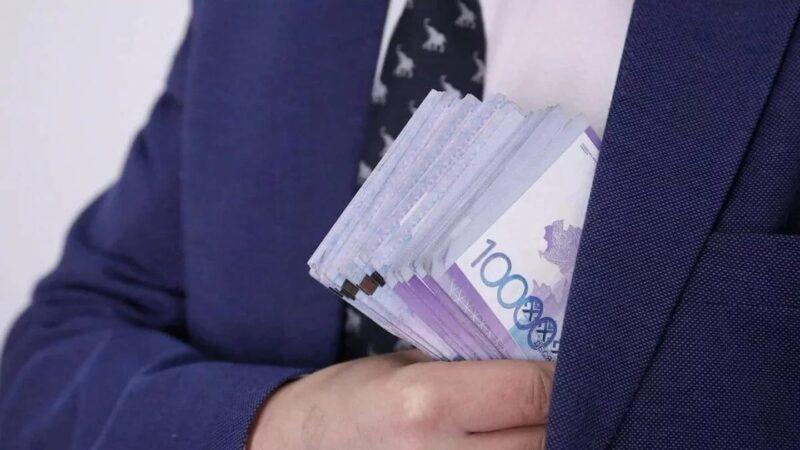 Руководителя ветинспекции Уральска подозревают в получении взятки