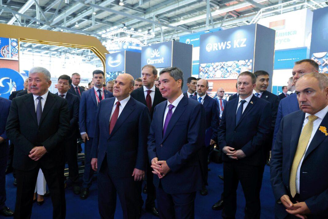 Премьер-министр РК Олжас Бектенов Премьер-министр РК Олжас Бектенов принял участие в работе сессии