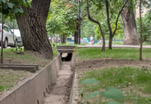 Арыки в Алматы продолжают закрывать, несмотря на петицию жителей