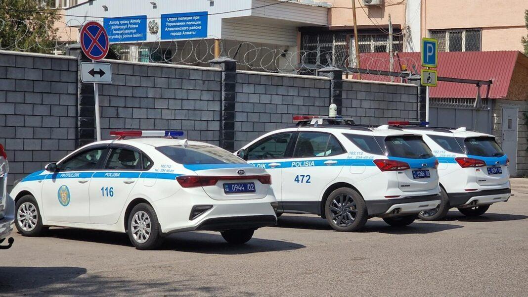 В Медеуском районе Алматы полицейские задержали несовершеннолетнюю девушку, которую подозревают в распространении запрещённых веществ через тайники-закладки