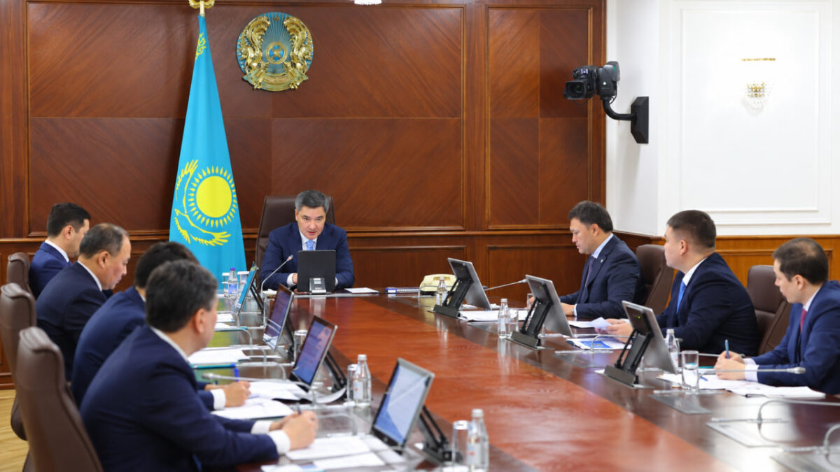 Правительство Казахстана напрямую связало дальнейшее расширение нефтепереработки с ценами на бензин