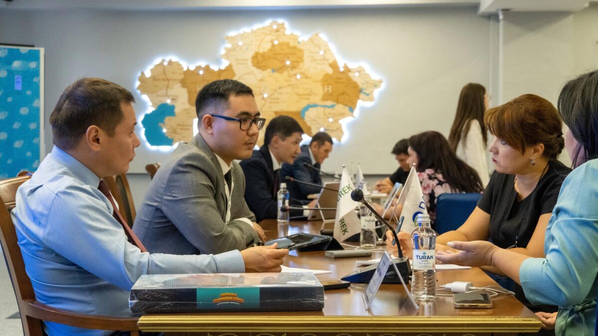 Бизнесу обещают сопровождение до решения проблемы 1 Сгенерировано ИИ