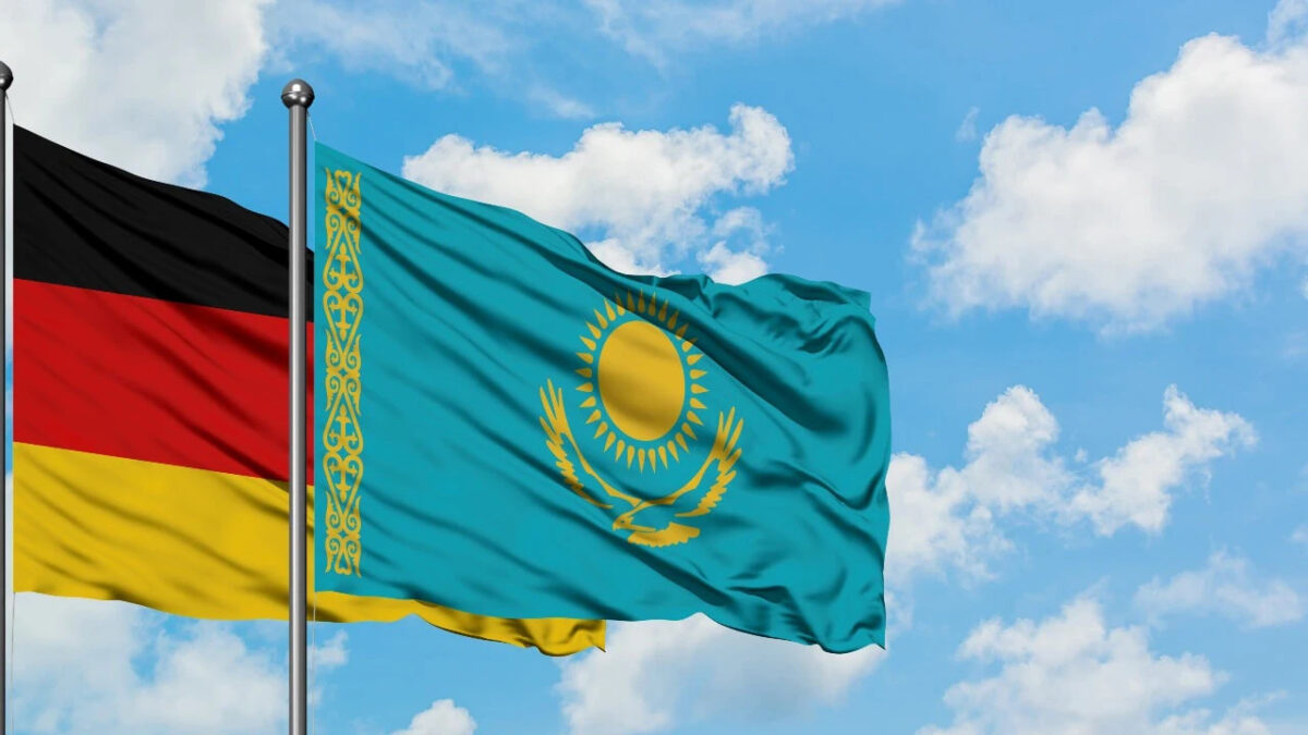 Казахстан предложил Германии перейти от сырьевых поставок к совместному производству 1 Флаги
