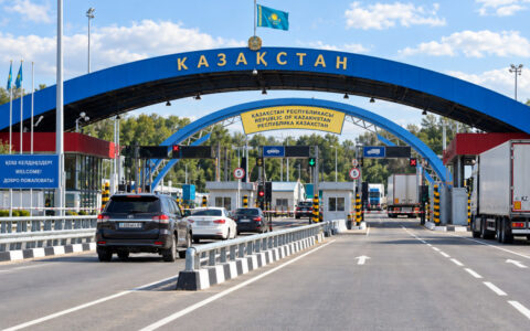 На границу потратили 118,6 млрд ₸: правительство заявило о сокращении времени для грузовиков с 9 часов до 30 минут 3 Погранпереход между РФ и РК