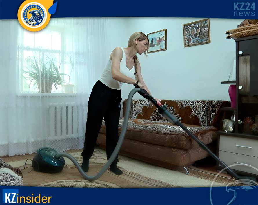 «Қазақша сөйлесейік»: Нұра ауданындағы әлеуметтік қызметкер қариялардың жақын адамына қалай айналды 6 профессиональные обязанности Анастасии