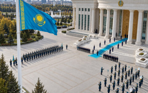Церемония поднятия Государственного флага у Акорды, Астана, 25 октября 2026 года