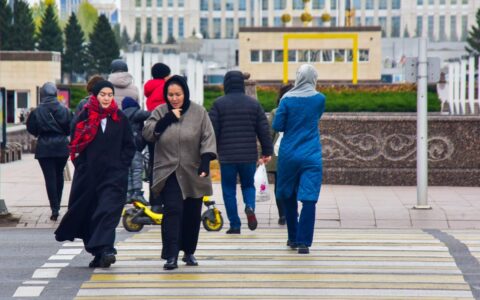 Октябрь приготовил казахстанцам немало сюрпризов — за что придётся платить больше и какие правила изменятся 12 Жители
